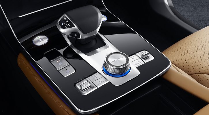 BEIJING X7  SUV dáng vẻ gọn gàng phù hợp làm xe gia đình với giá khởi  điểm 344 triệu đồng